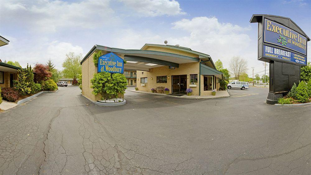 Days Inn By Wyndham Woodbury Long Island Εξωτερικό φωτογραφία